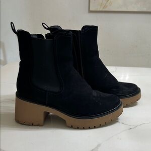 Universal Thread Black Heeled Boots with Brown Sole